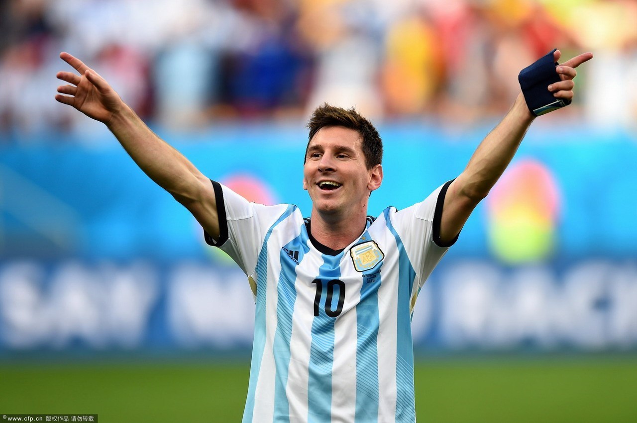 青年农机手赋能现代农业（三夏进行时）